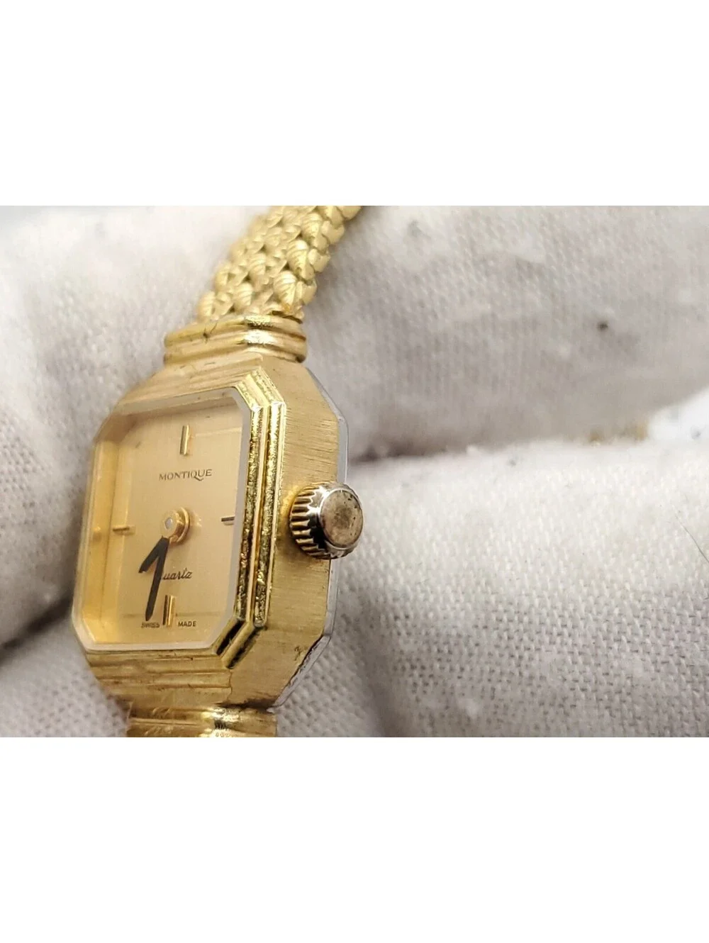 Montique Quartz Womens Watch New Battery Gold Tone Swiss Made 15mm